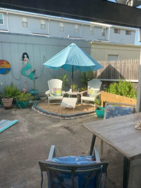 Beach Blanket Bungalow - A Wonderful townhome near the beach